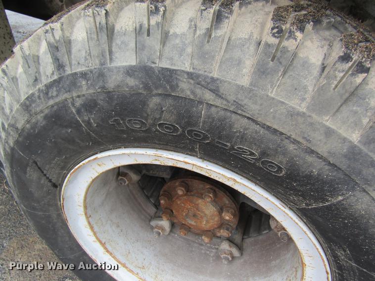 image for item DB5922 1993 Ford F700 digger derrick truck