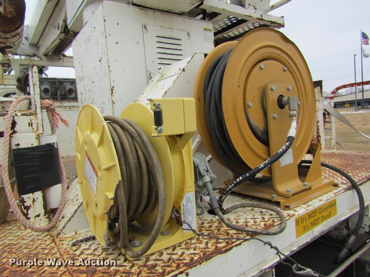 image for item DB5922 1993 Ford F700 digger derrick truck