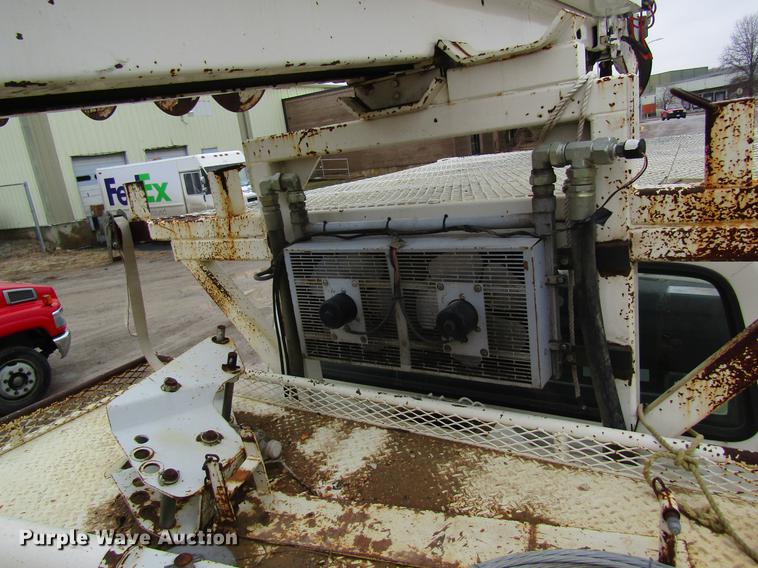 image for item DB5922 1993 Ford F700 digger derrick truck