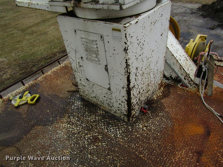 image for item DB5922 1993 Ford F700 digger derrick truck