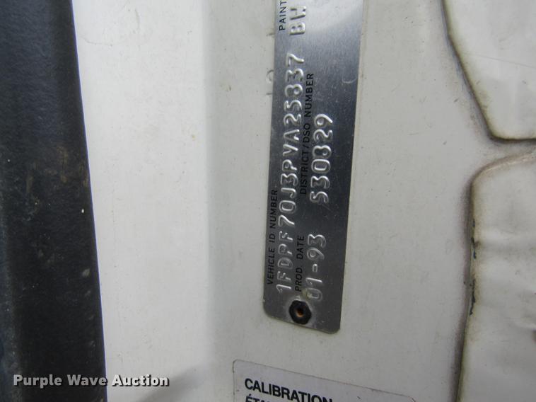 image for item DB5922 1993 Ford F700 digger derrick truck