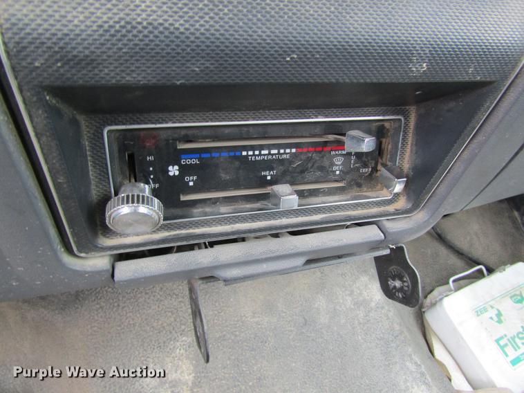 image for item DB5922 1993 Ford F700 digger derrick truck