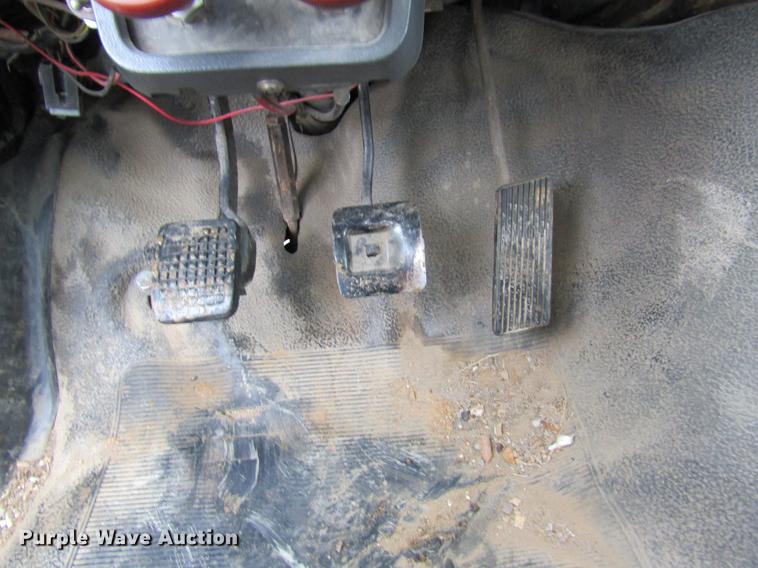 image for item DB5922 1993 Ford F700 digger derrick truck