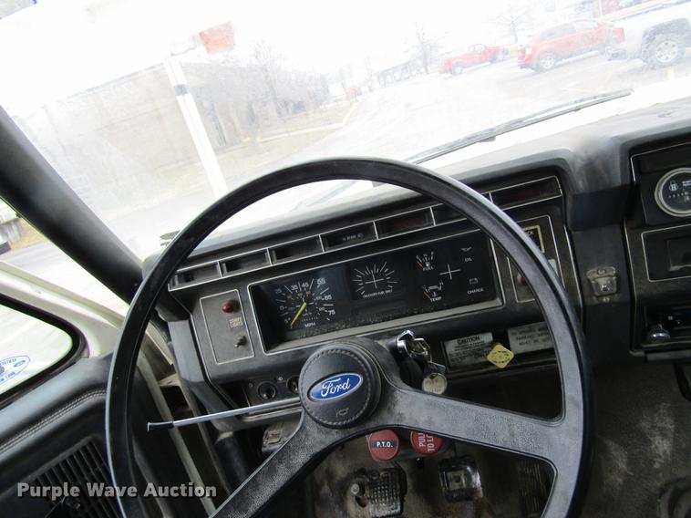 image for item DB5922 1993 Ford F700 digger derrick truck