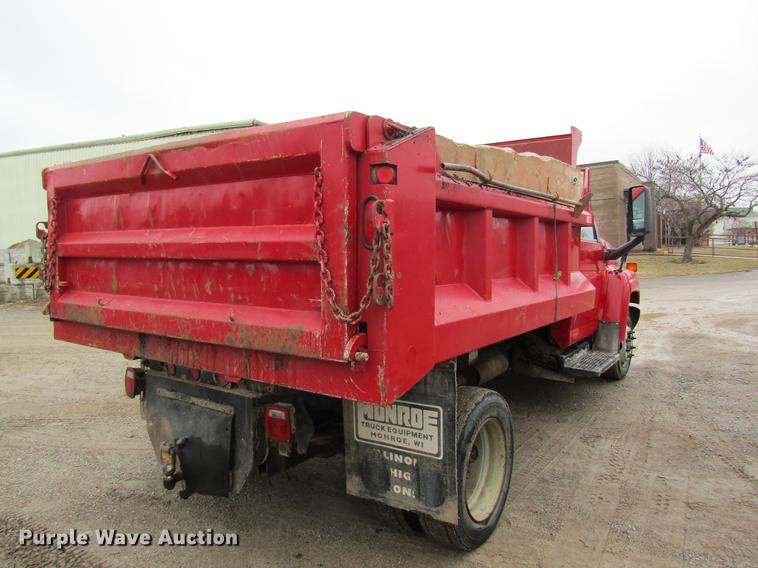 image for item DB5923 2006 Chevrolet C5500 dump truck