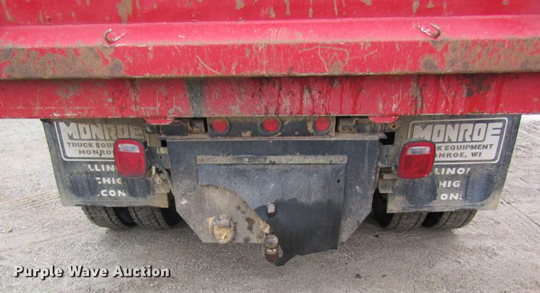 image for item DB5923 2006 Chevrolet C5500 dump truck