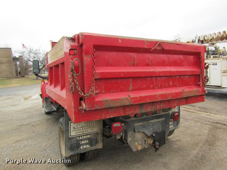 image for item DB5923 2006 Chevrolet C5500 dump truck