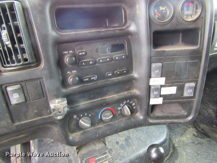 image for item DB5923 2006 Chevrolet C5500 dump truck