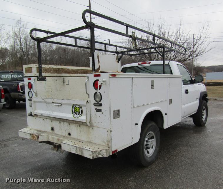 image for item DB5924 2006 Chevrolet Silverado 3500 utility bed pickup truck