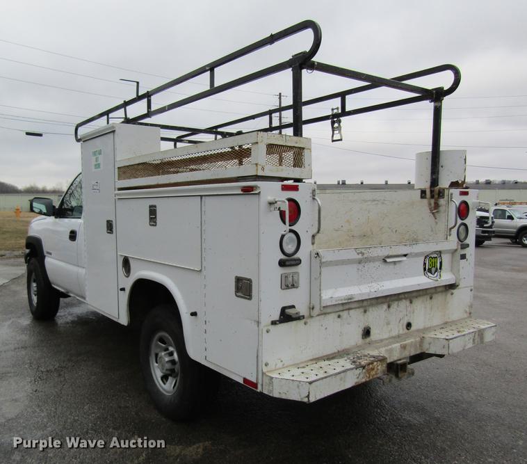 image for item DB5924 2006 Chevrolet Silverado 3500 utility bed pickup truck