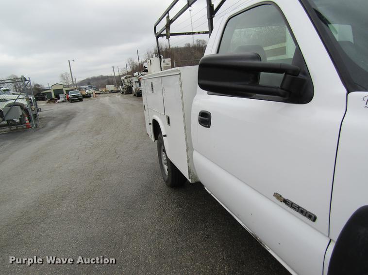 image for item DB5924 2006 Chevrolet Silverado 3500 utility bed pickup truck