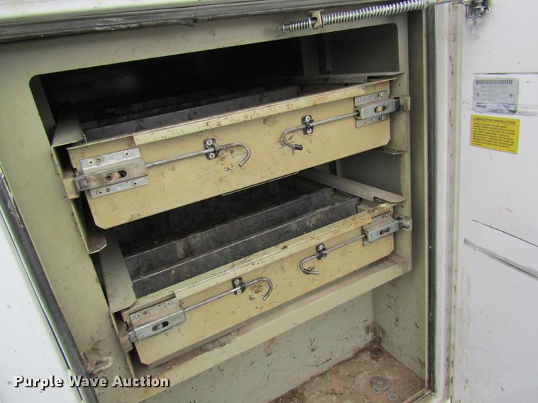 image for item DB5924 2006 Chevrolet Silverado 3500 utility bed pickup truck