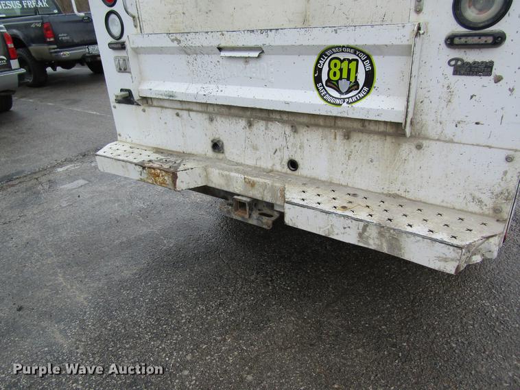 image for item DB5924 2006 Chevrolet Silverado 3500 utility bed pickup truck