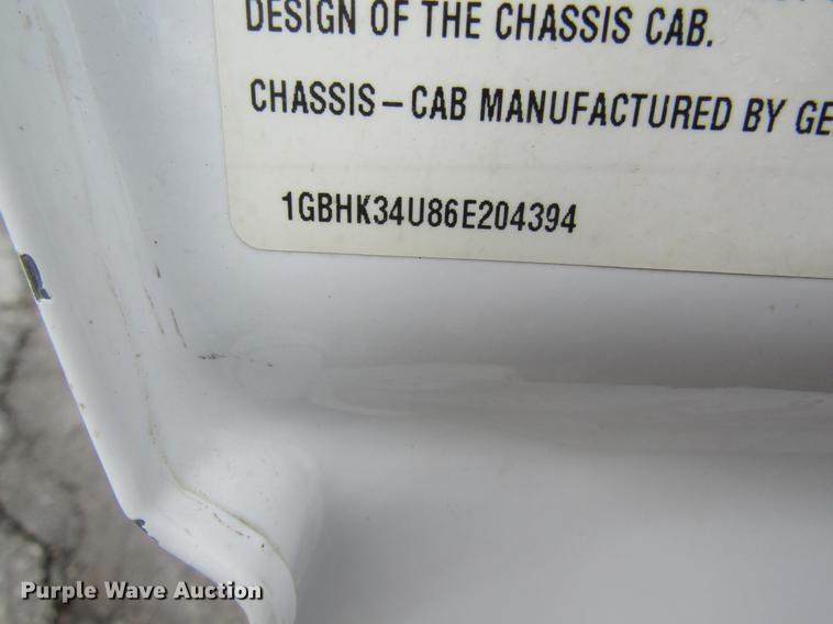 image for item DB5924 2006 Chevrolet Silverado 3500 utility bed pickup truck