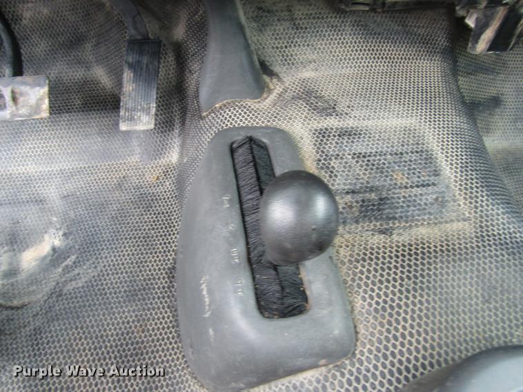 image for item DB5924 2006 Chevrolet Silverado 3500 utility bed pickup truck