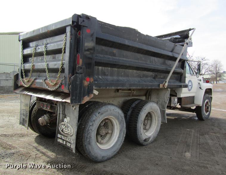image for item DB5925 1991 Ford F900 dump truck