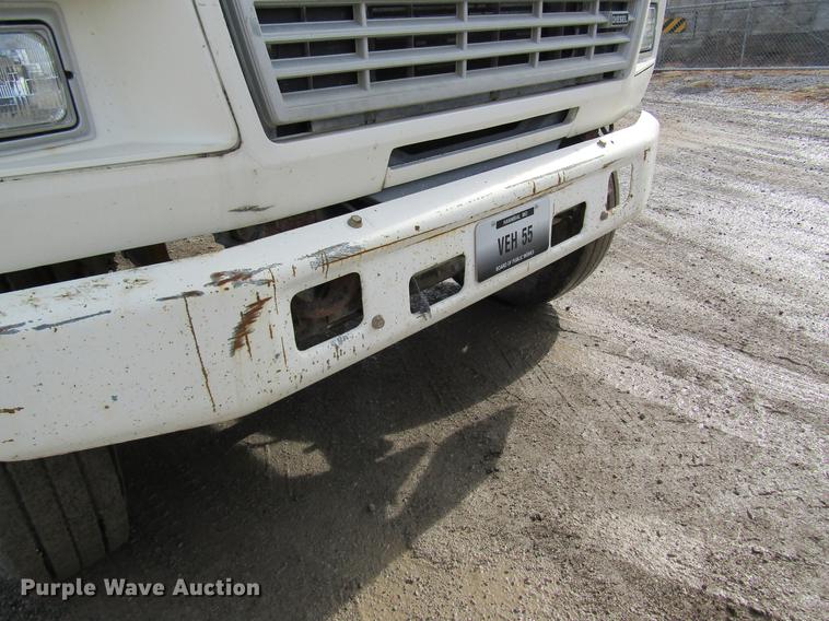 image for item DB5925 1991 Ford F900 dump truck