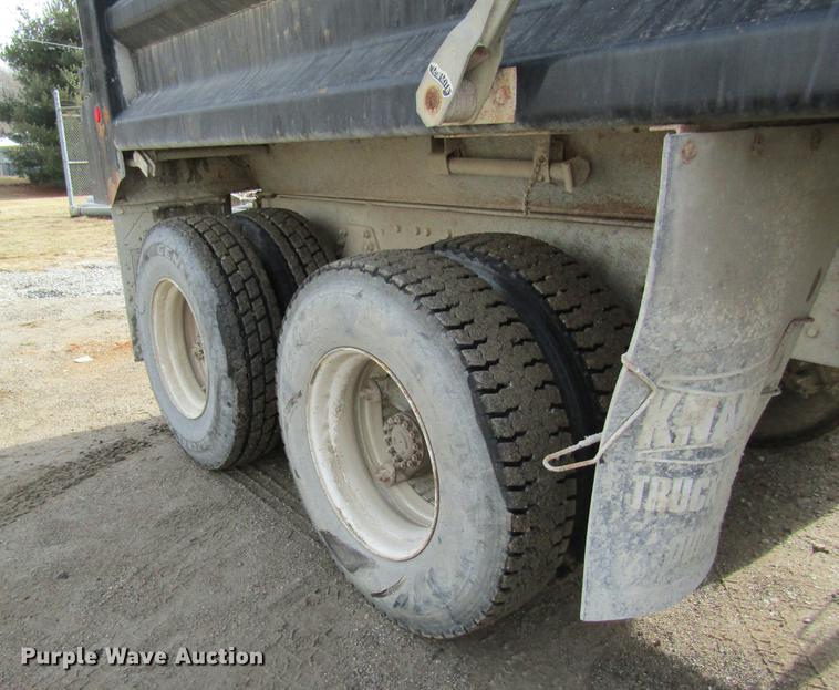 image for item DB5925 1991 Ford F900 dump truck