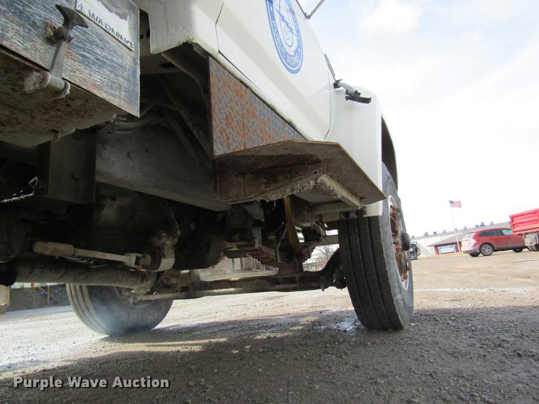 image for item DB5925 1991 Ford F900 dump truck