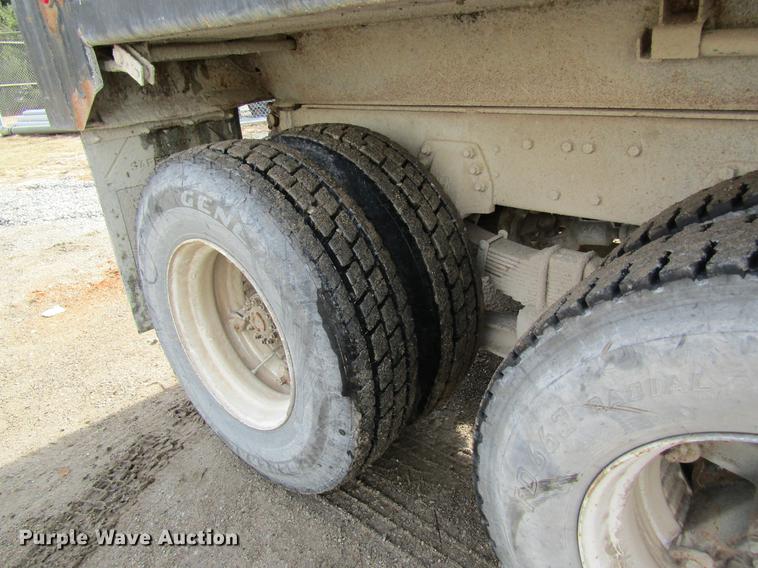 image for item DB5925 1991 Ford F900 dump truck