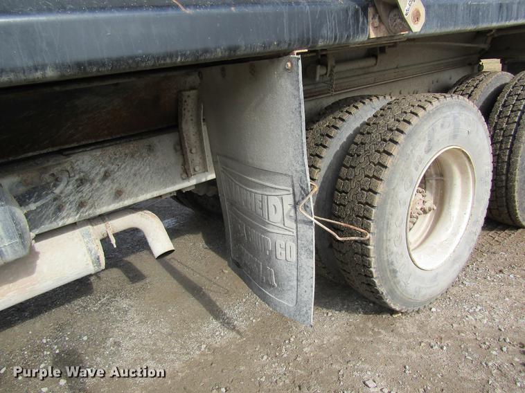 image for item DB5925 1991 Ford F900 dump truck