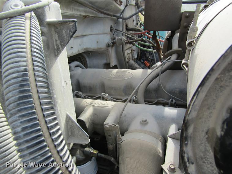 image for item DB5925 1991 Ford F900 dump truck