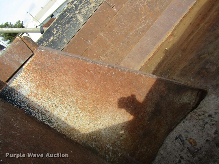 image for item DB5925 1991 Ford F900 dump truck