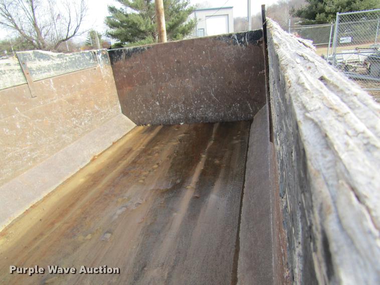 image for item DB5925 1991 Ford F900 dump truck