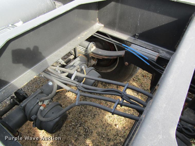 image for item DB5932 2009 Hyundai CGN403-516 trailer chassis