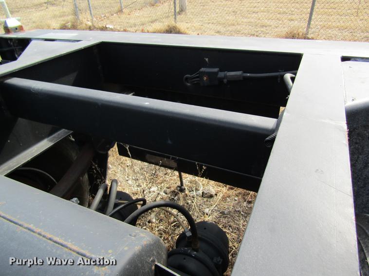 image for item DB5932 2009 Hyundai CGN403-516 trailer chassis