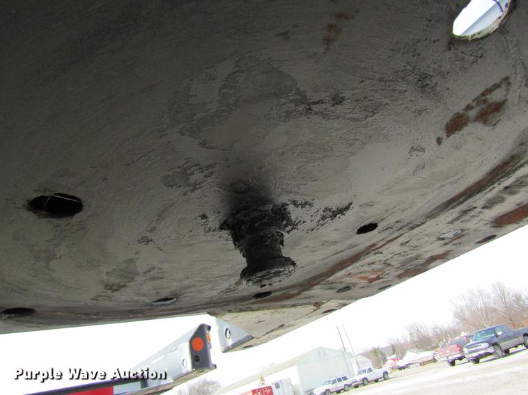 image for item DB5933 2008 Hyundai CGN403-519 trailer chassis