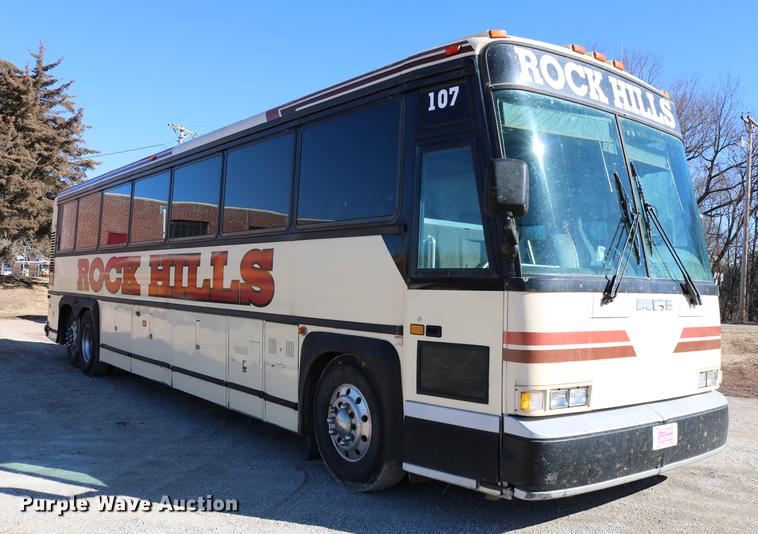 image for item DB6577 1991 MCI 102-C3 coach bus