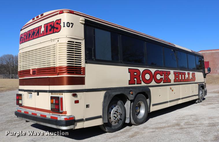 image for item DB6577 1991 MCI 102-C3 coach bus