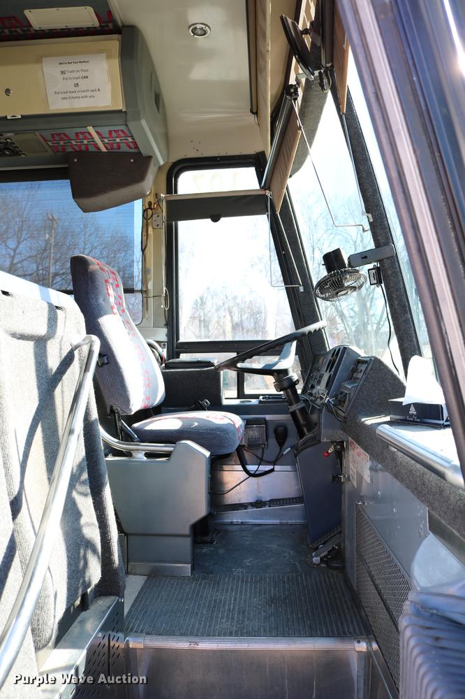 image for item DB6577 1991 MCI 102-C3 coach bus