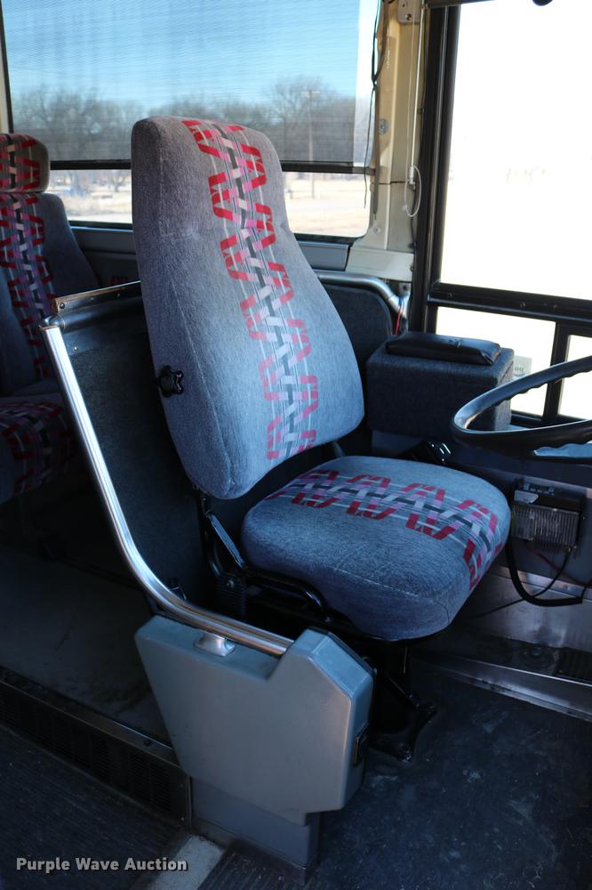 image for item DB6577 1991 MCI 102-C3 coach bus