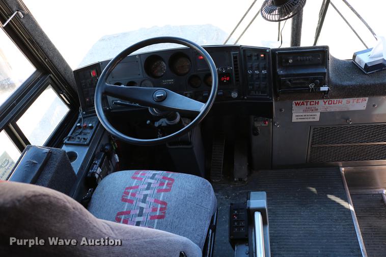 image for item DB6577 1991 MCI 102-C3 coach bus