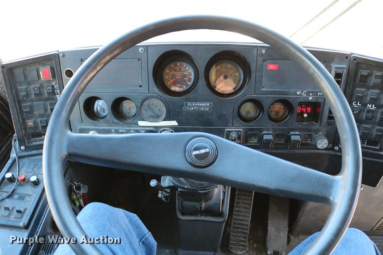 image for item DB6577 1991 MCI 102-C3 coach bus