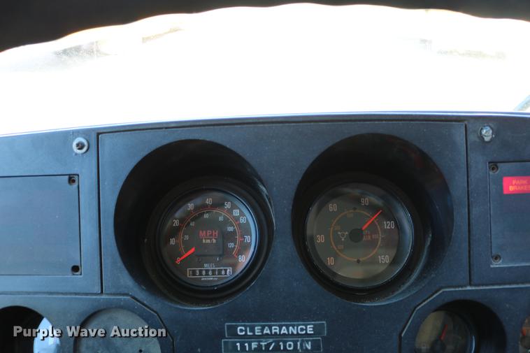 image for item DB6577 1991 MCI 102-C3 coach bus