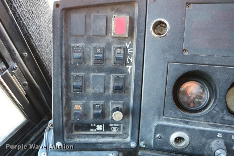 image for item DB6577 1991 MCI 102-C3 coach bus