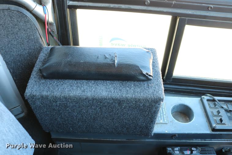 image for item DB6577 1991 MCI 102-C3 coach bus