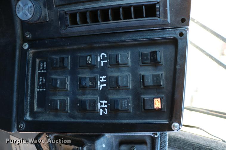 image for item DB6577 1991 MCI 102-C3 coach bus