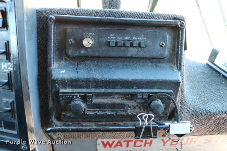 image for item DB6577 1991 MCI 102-C3 coach bus