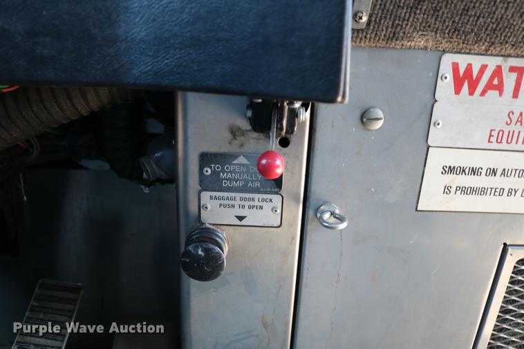 image for item DB6577 1991 MCI 102-C3 coach bus