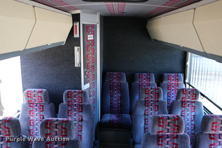 image for item DB6577 1991 MCI 102-C3 coach bus