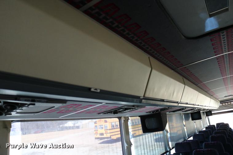 image for item DB6577 1991 MCI 102-C3 coach bus