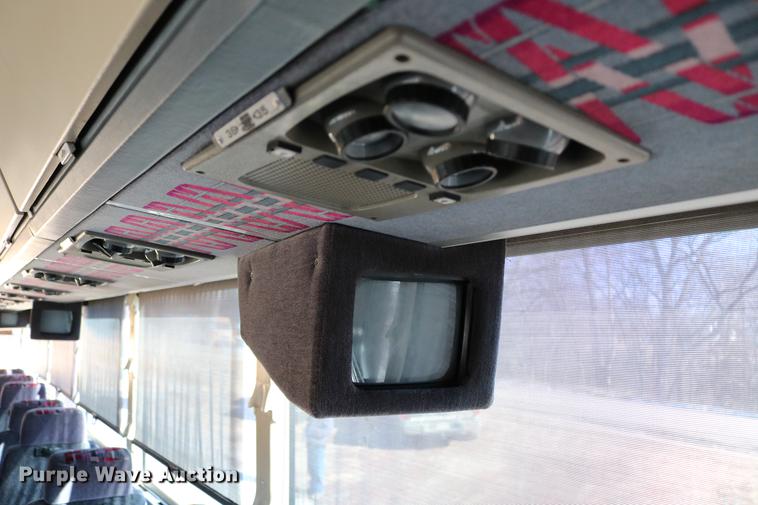 image for item DB6577 1991 MCI 102-C3 coach bus