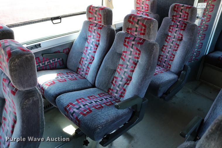 image for item DB6577 1991 MCI 102-C3 coach bus