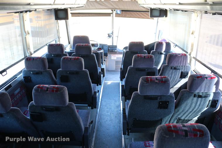 image for item DB6577 1991 MCI 102-C3 coach bus