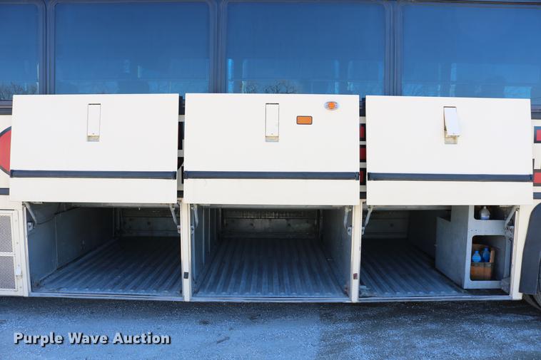 image for item DB6577 1991 MCI 102-C3 coach bus