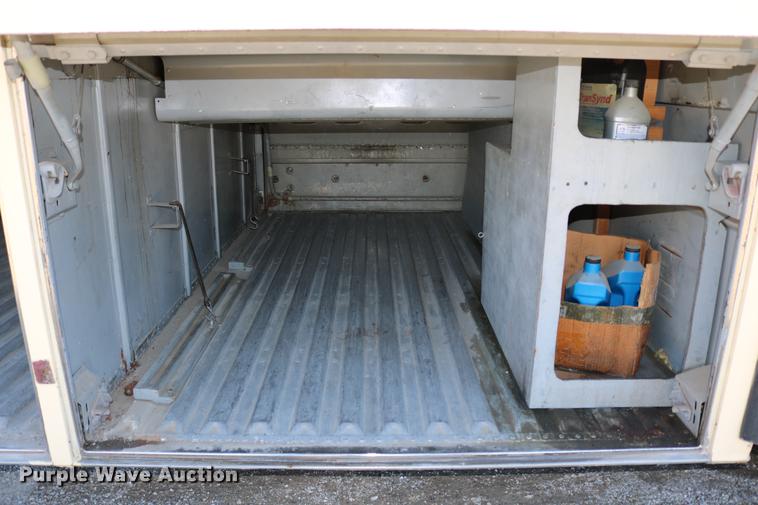 image for item DB6577 1991 MCI 102-C3 coach bus